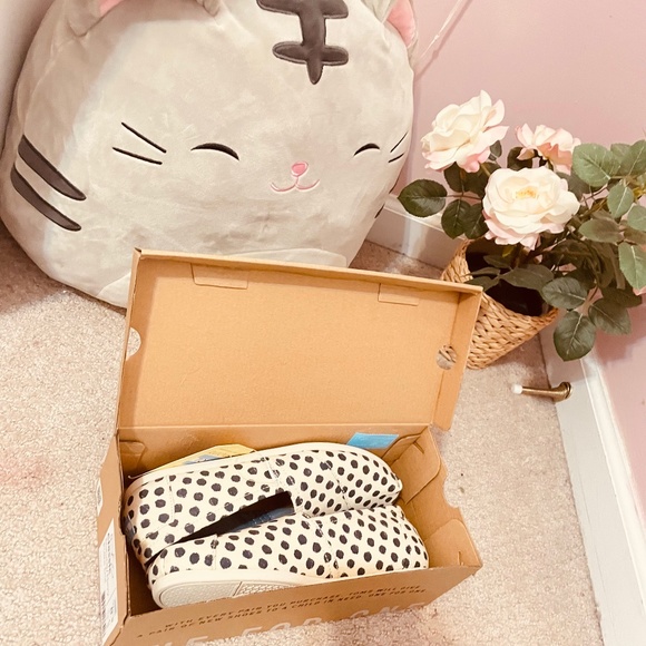 Toms Cream and black white polka dot beige size 8.5 womens new with tags NWT - Picture 1 of 6